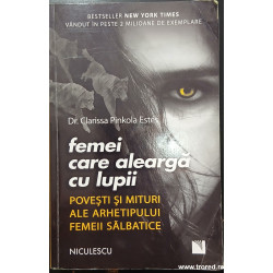 Femei care alearga cu lupii