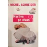 Marilyn pe divan