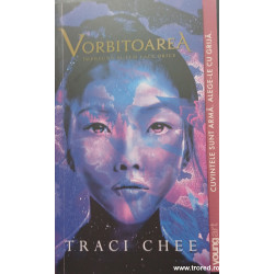 Vorbitoarea Traci Chee